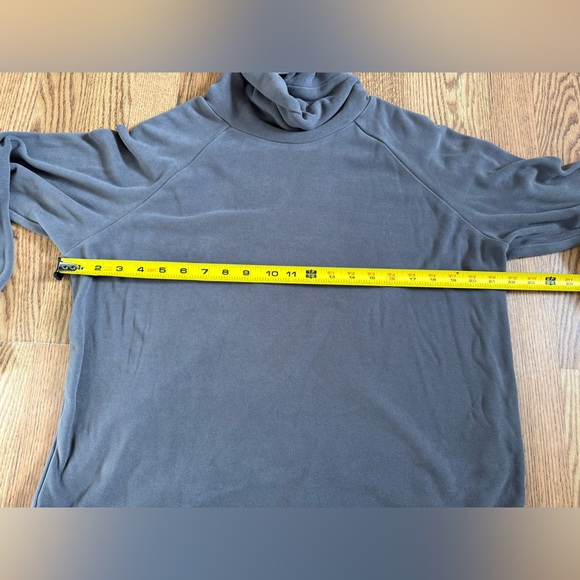 Varley Portland High Neck Midlayer Sweater Size Small - Picture 13 of 14